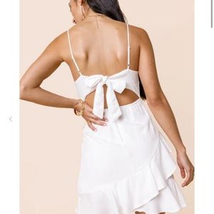 NWOT Francesca’s white dress, size medium